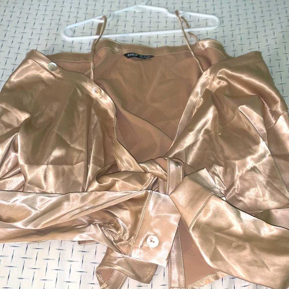 Nude/Gold color top